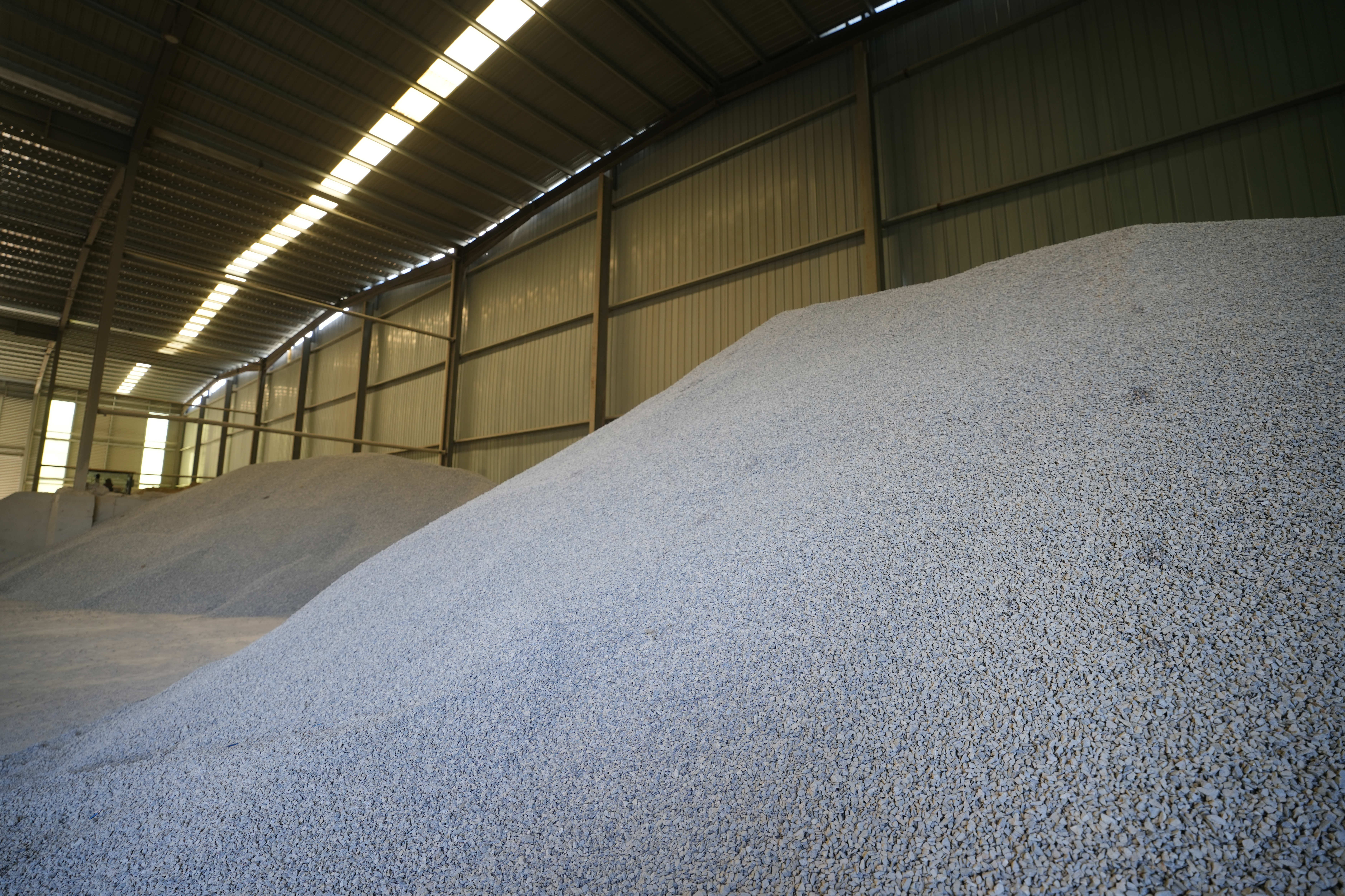 沂泽新型材料工厂生产线