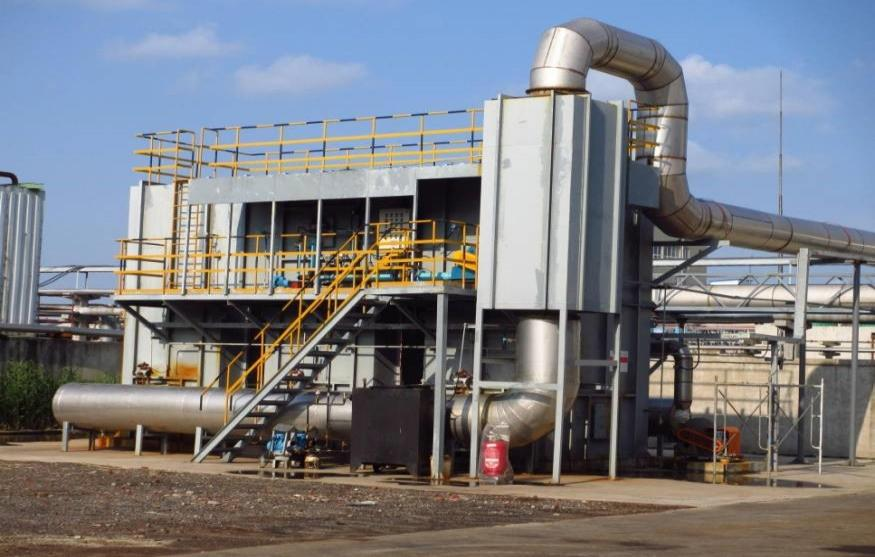 企业技术团队研讨图