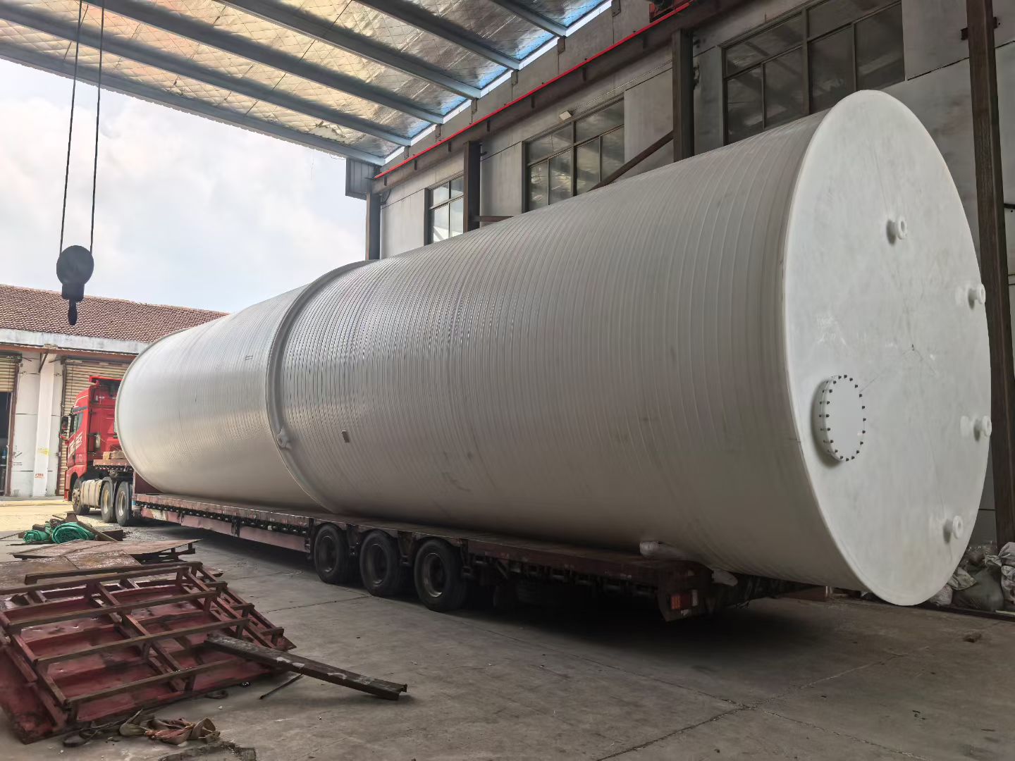 江苏瑞辉高分子科技有限公司PPH储罐生产车间实景