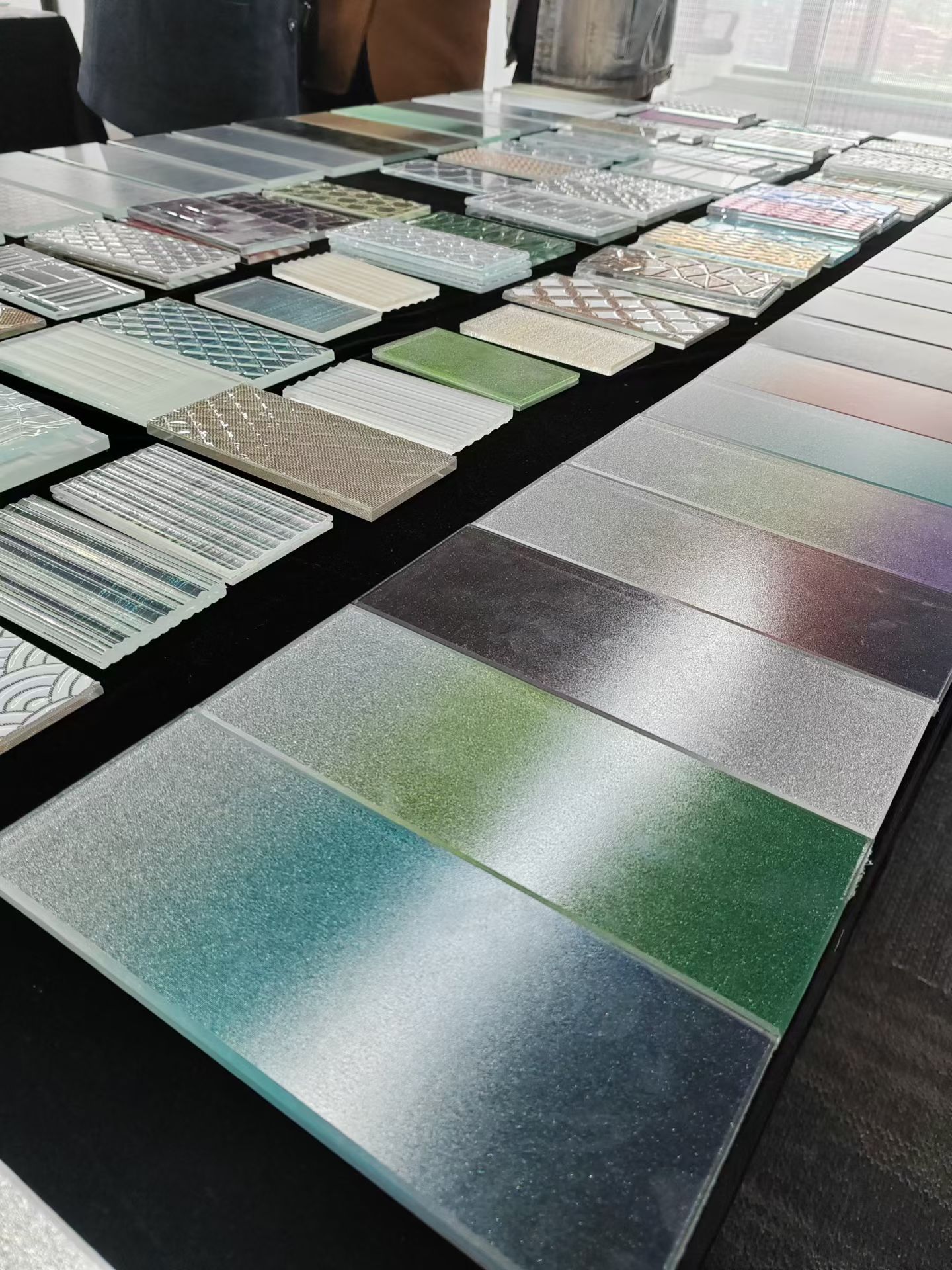 高端酒店珐琅彩玻璃案例实景图