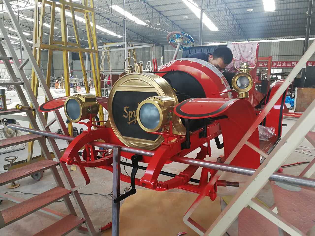 大型航天模型总装调试现场