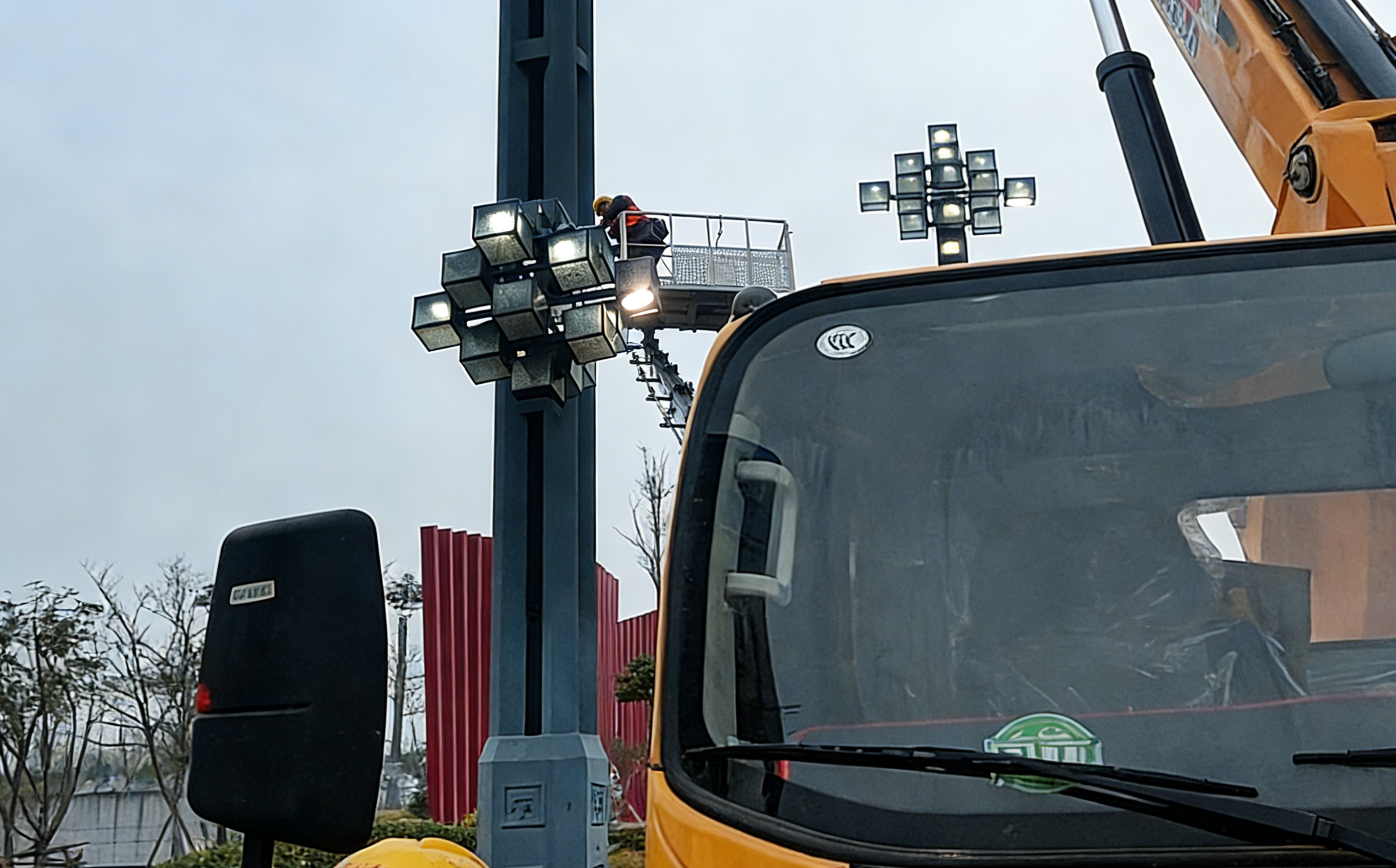 大型设备吊装施工现场安全管控示意图