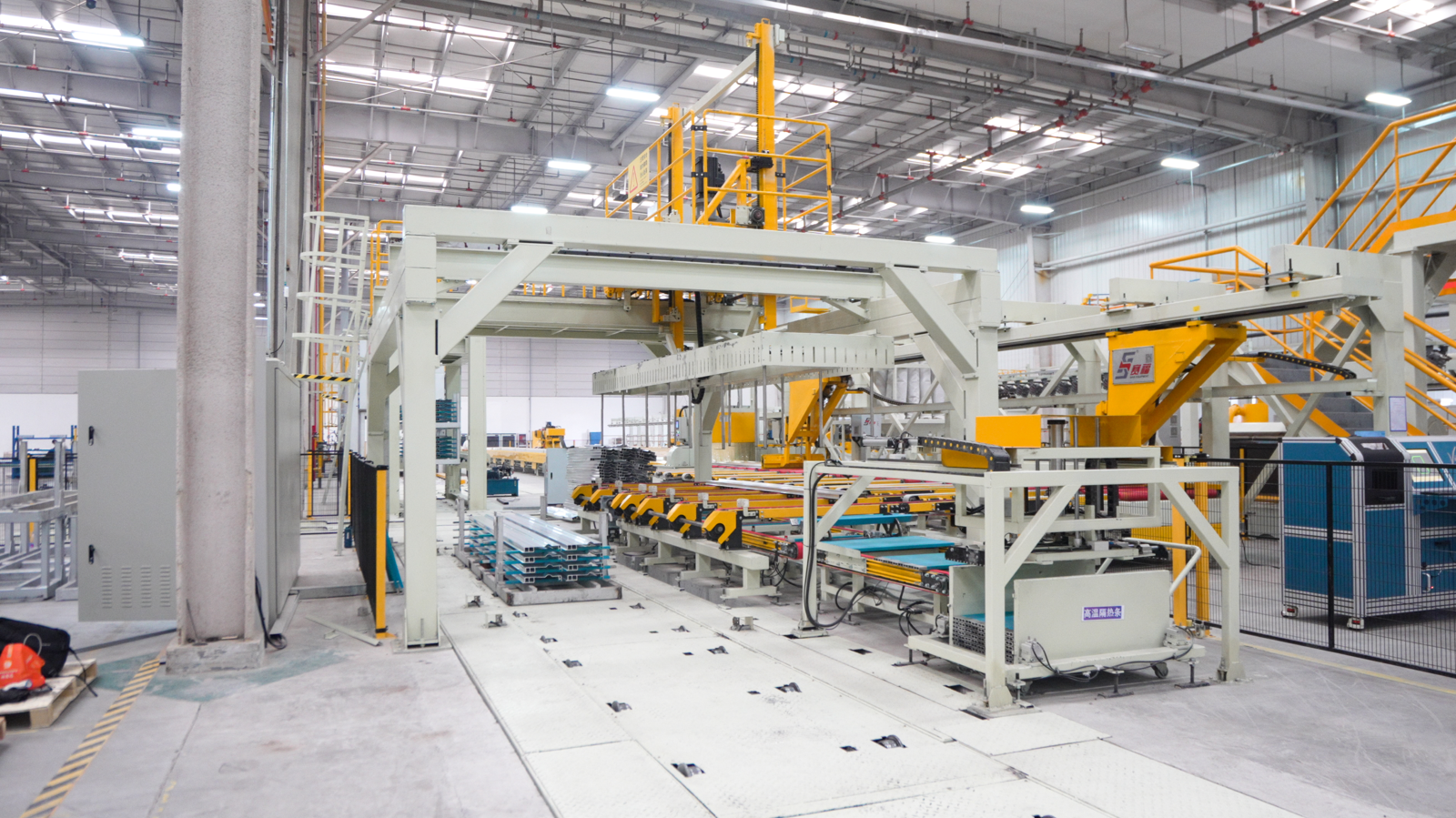 铝加工智能装备车间