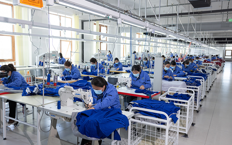 山东菲霖服装有限公司生产场景