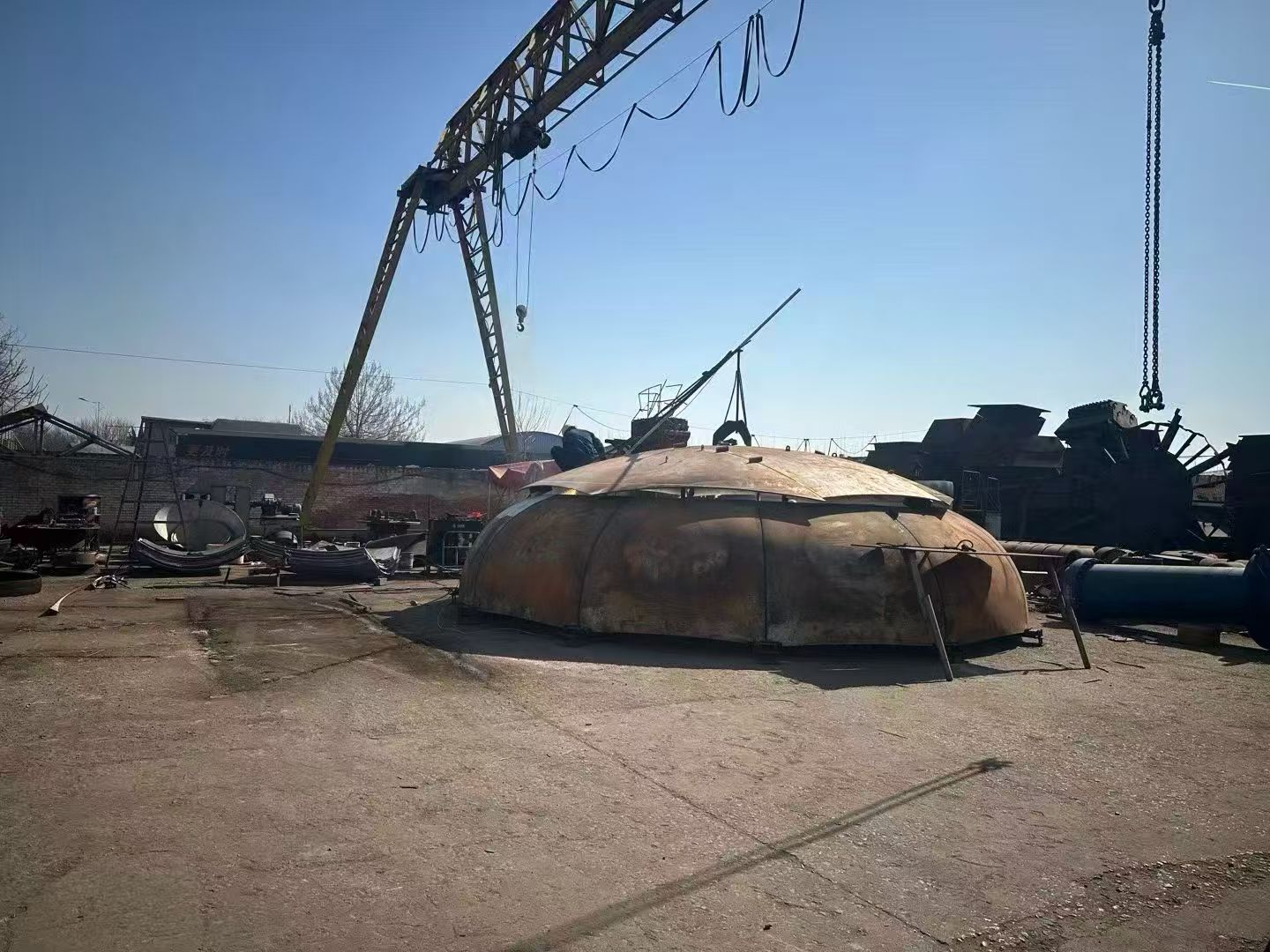 封头生产车间一角