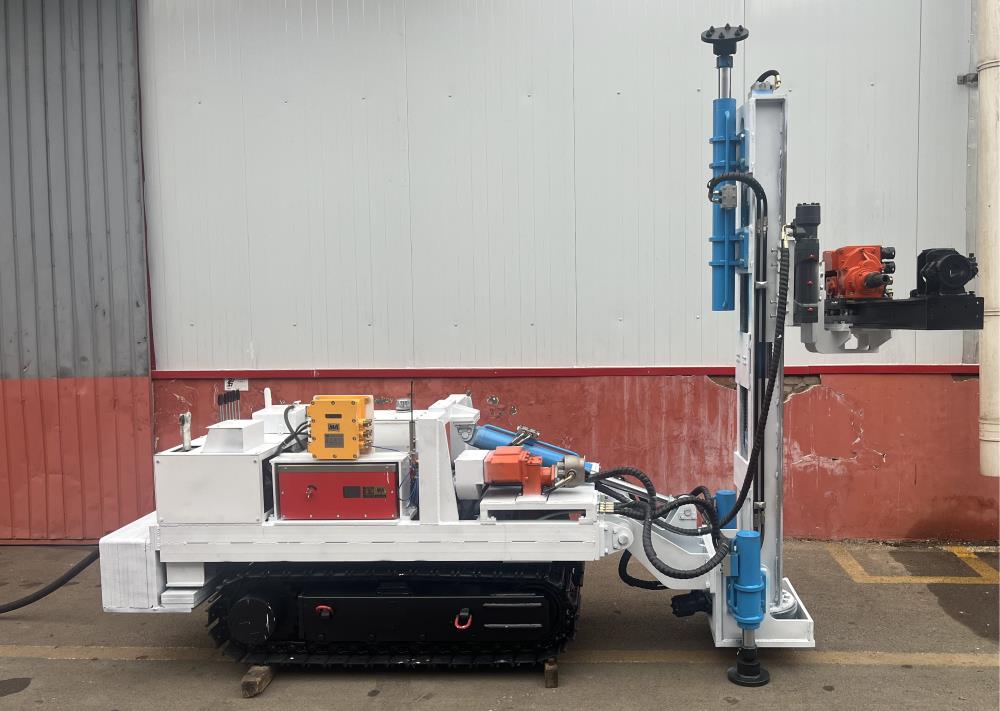 矿山机械设备制造车间