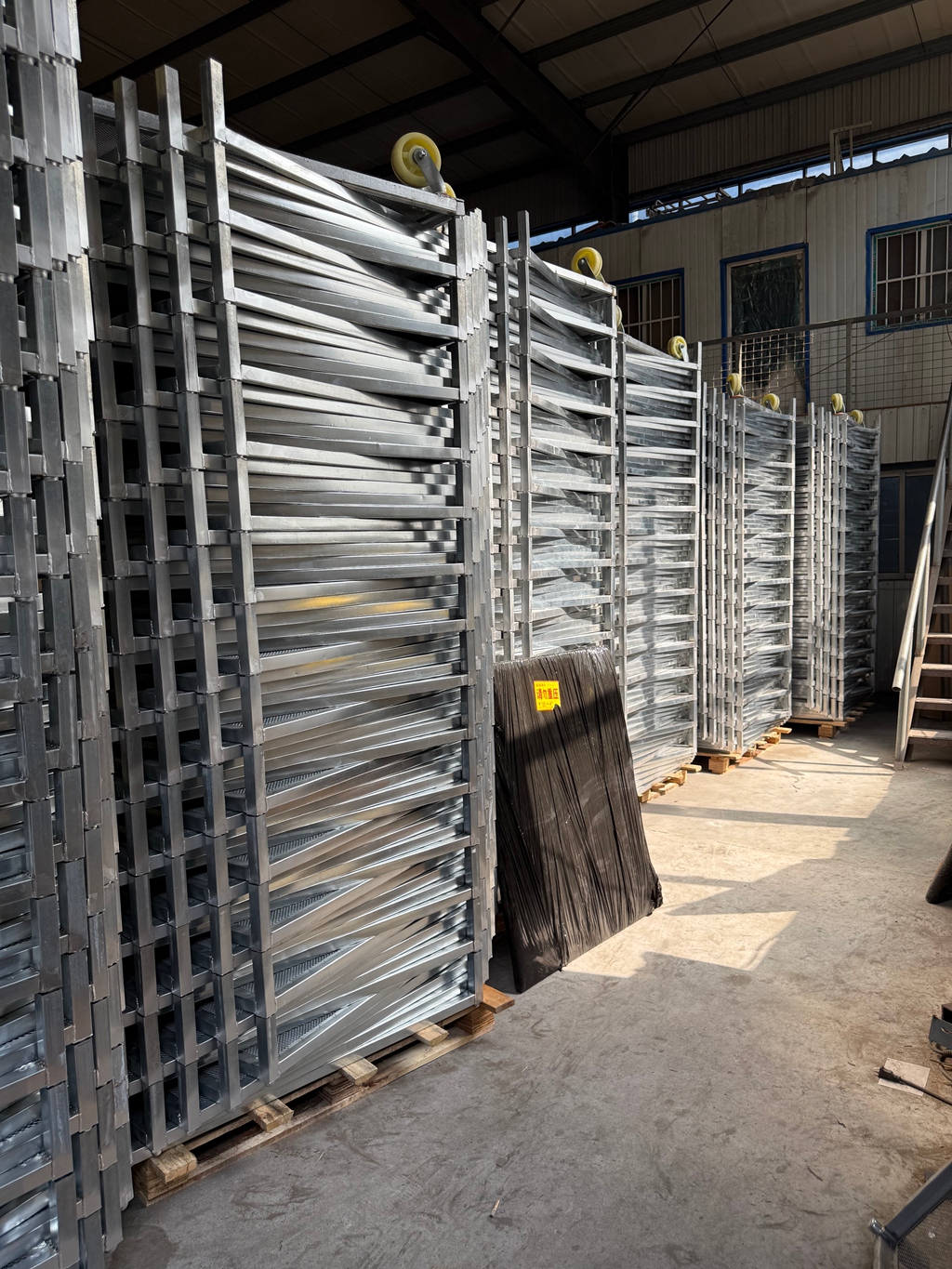 安平县褚氏丝网制品有限公司生产车间