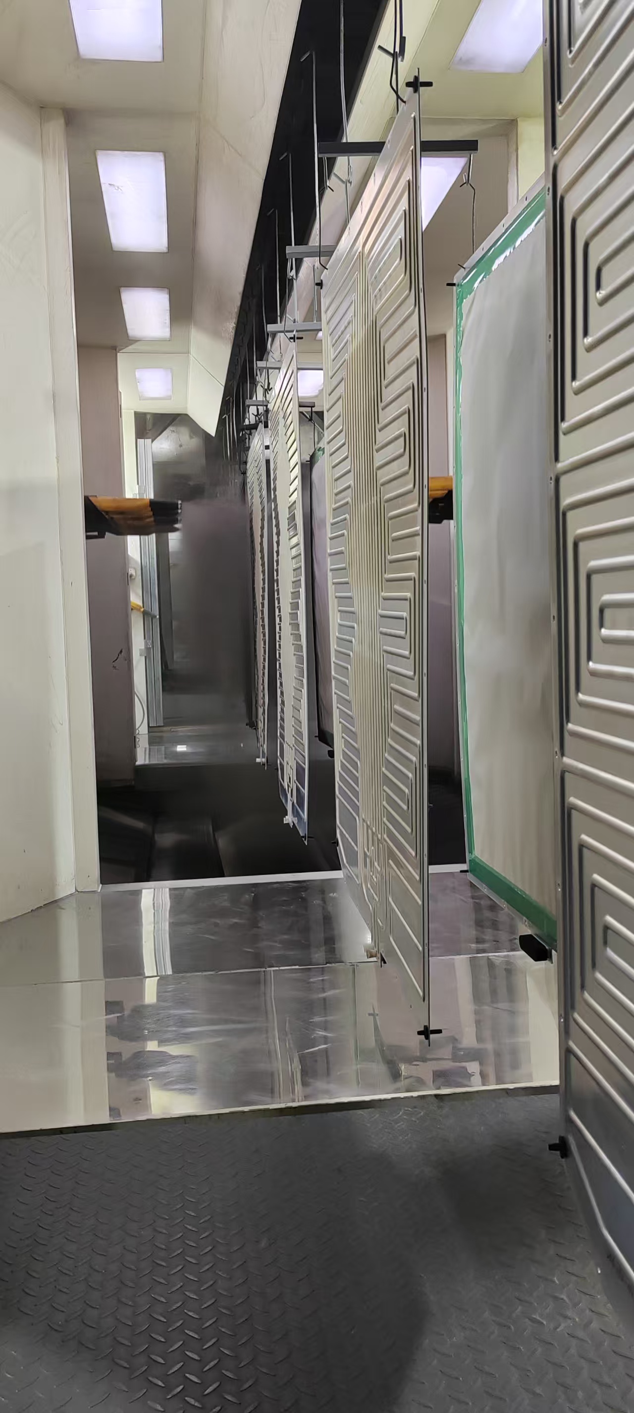 不同应用场景下的喷塑护栏