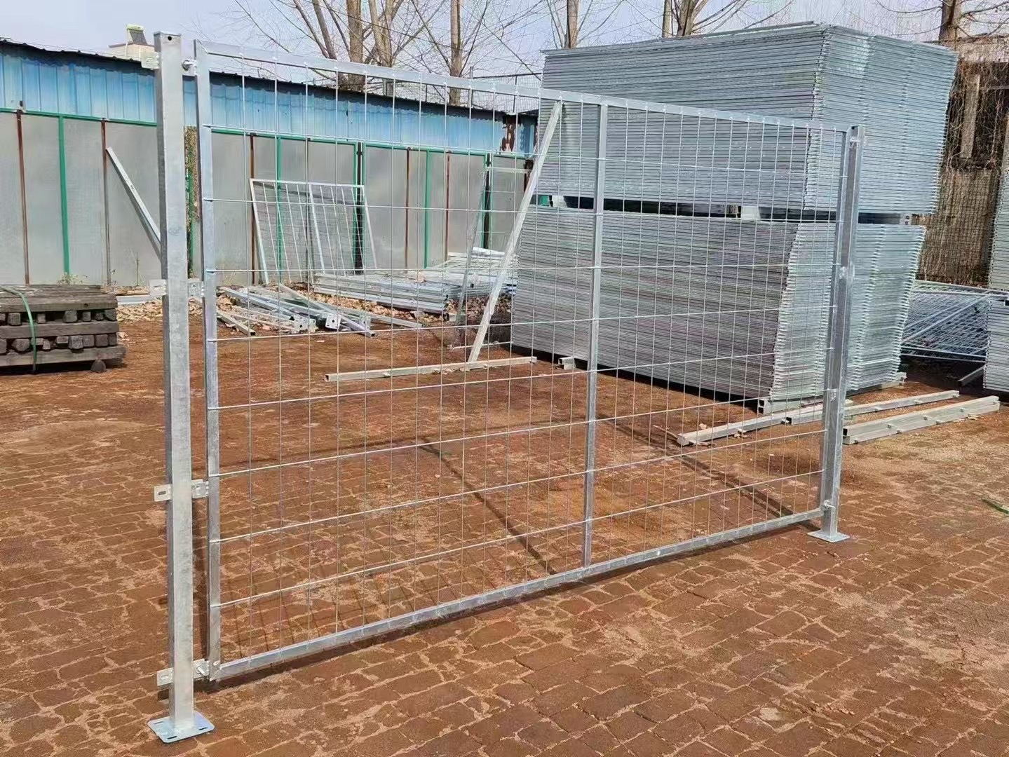 新疆巨泓金属制品有限公司生产场景