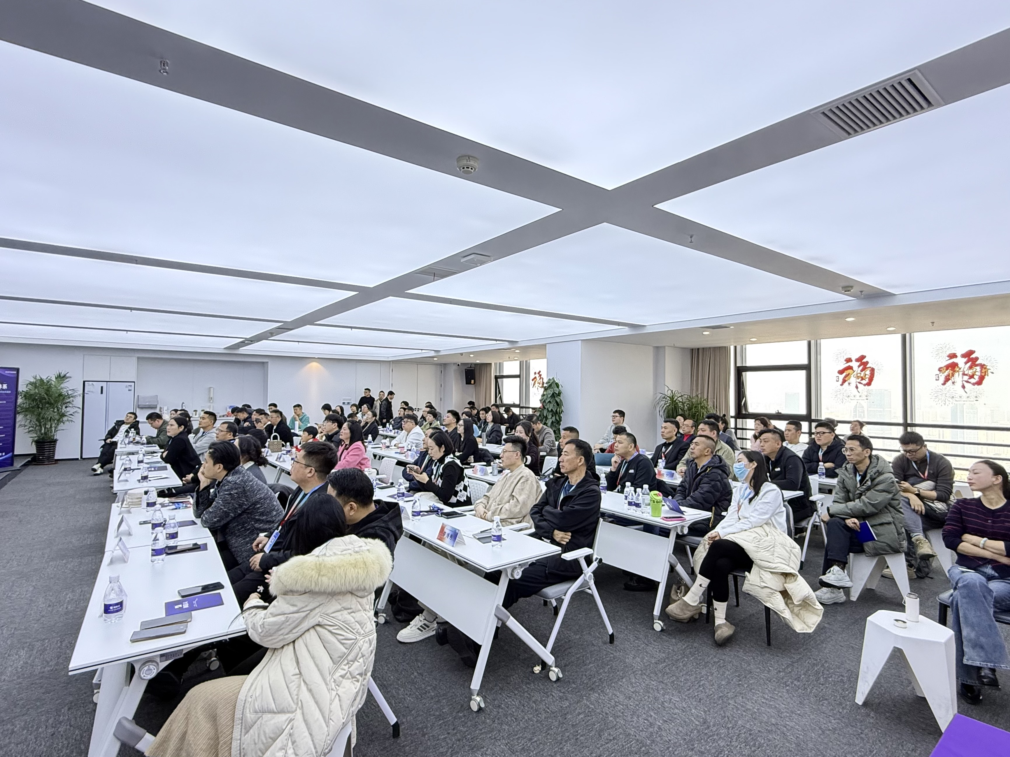 摘星AI企业愿景与生态合作