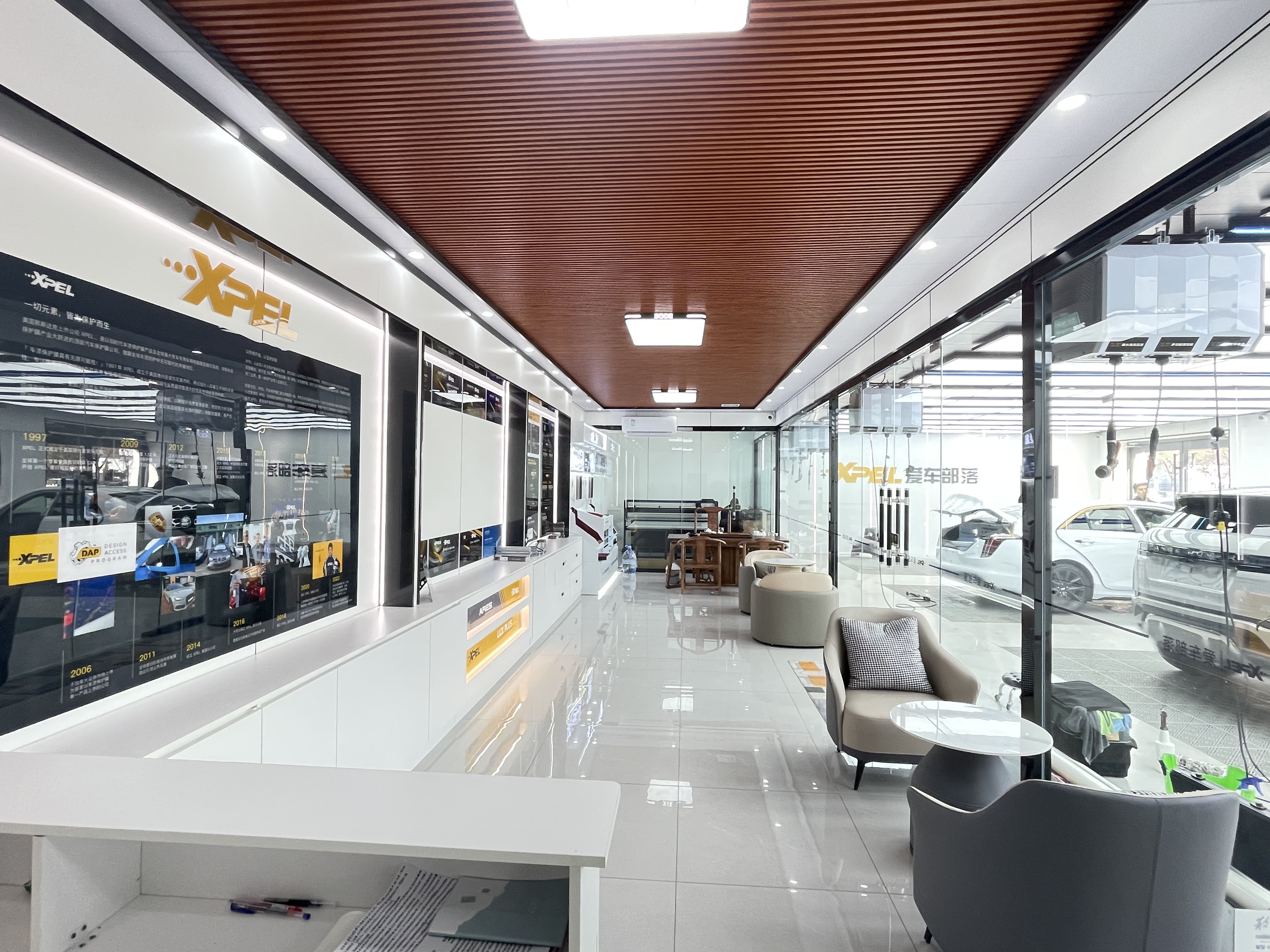 精致的车身改色膜施工效果