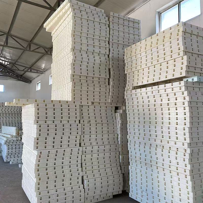 南宁文涛钢结构有限公司标准化厂房内部，展示其规模化生产能力