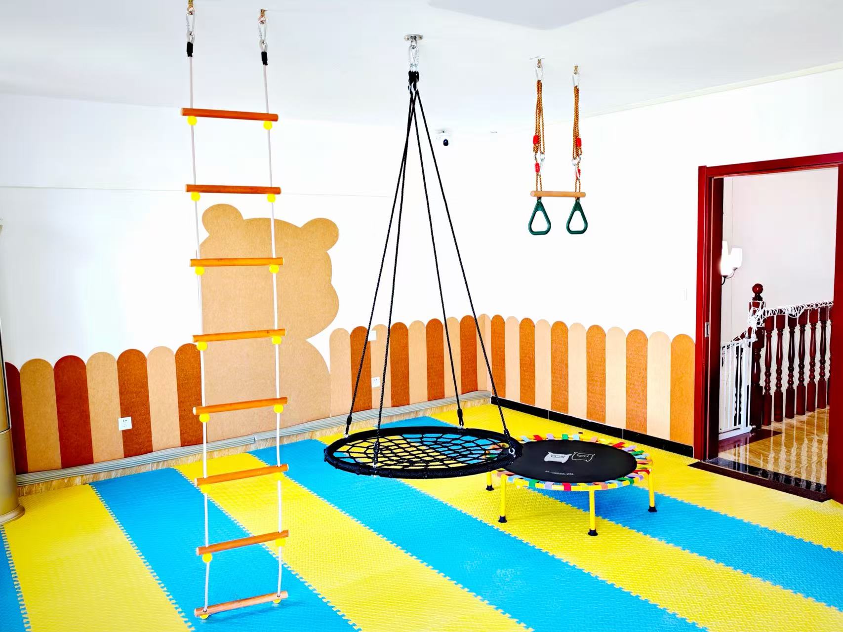 儿童在机构进行个性化训练