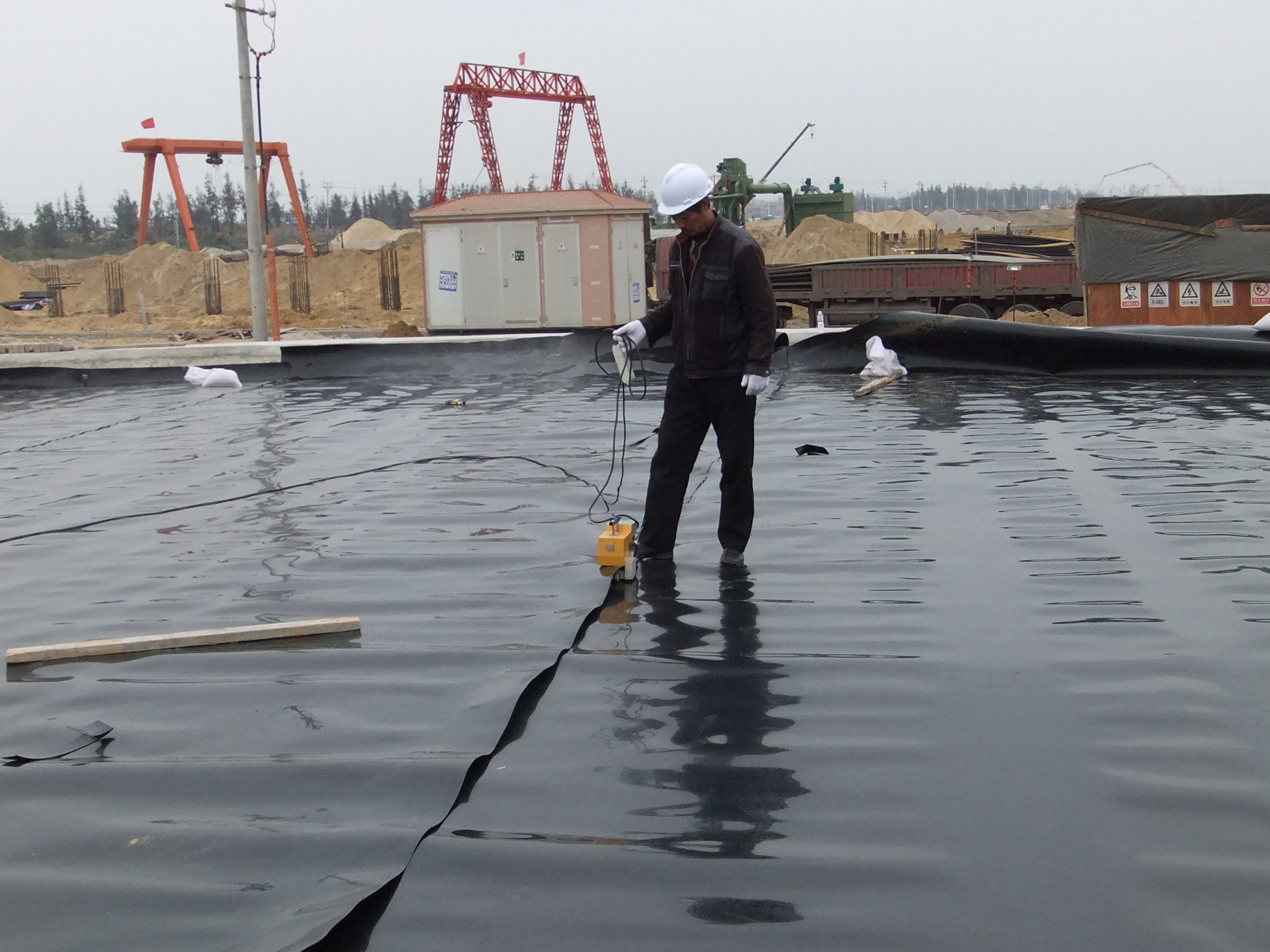 防渗工程施工现场