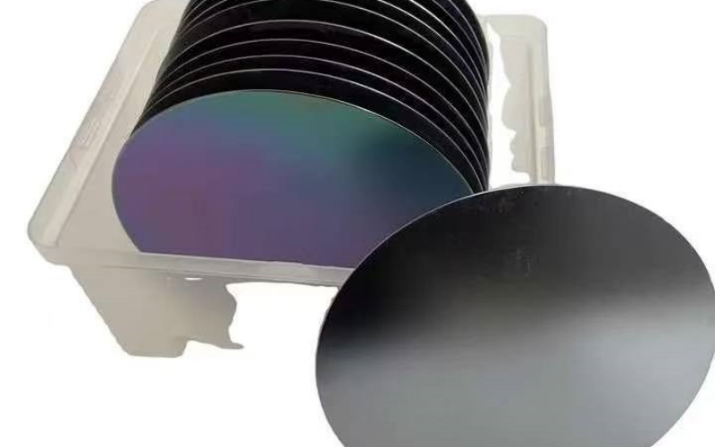 现代化硅片生产与检测环境