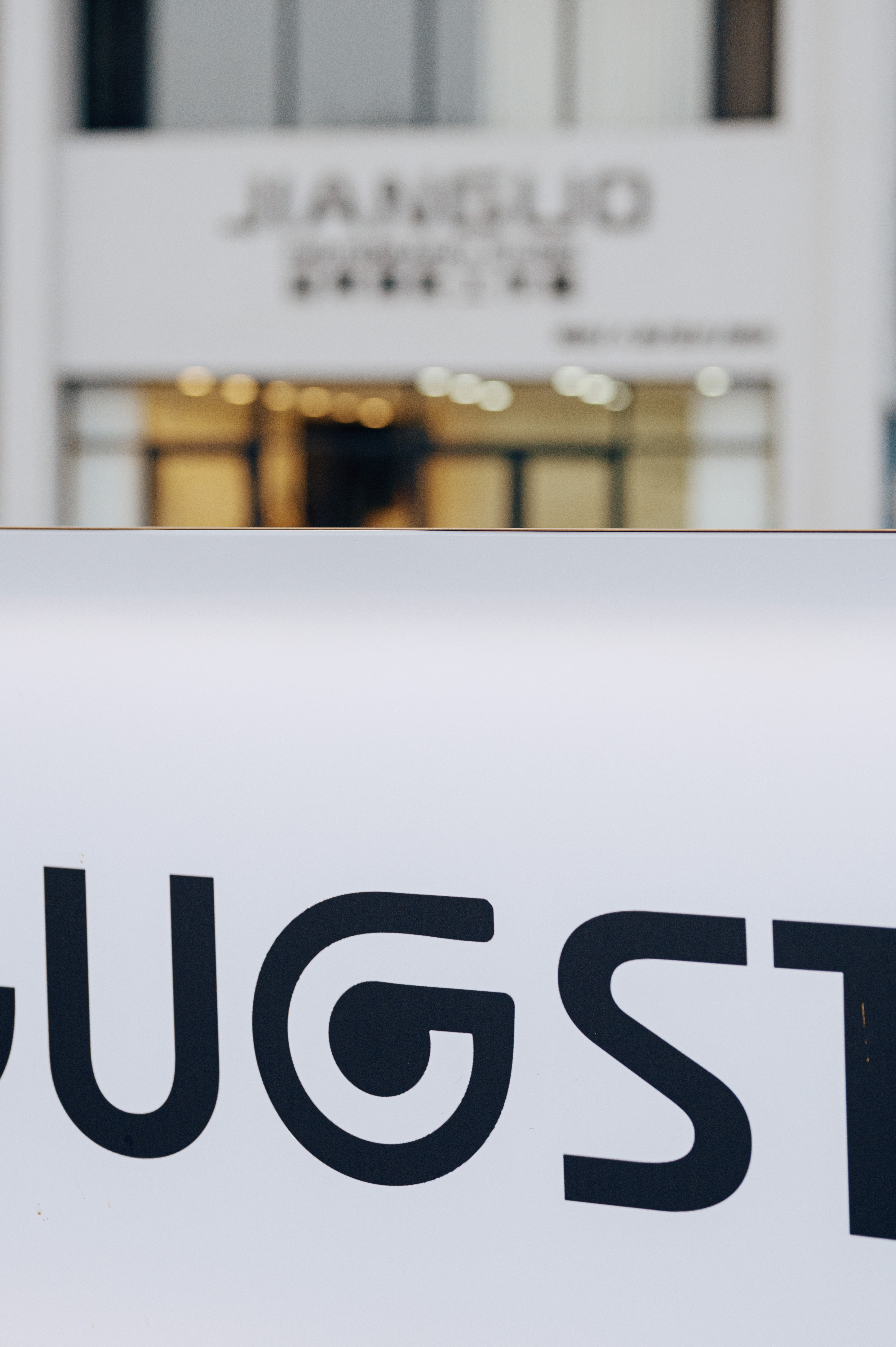 精致的室内婚纱照场景