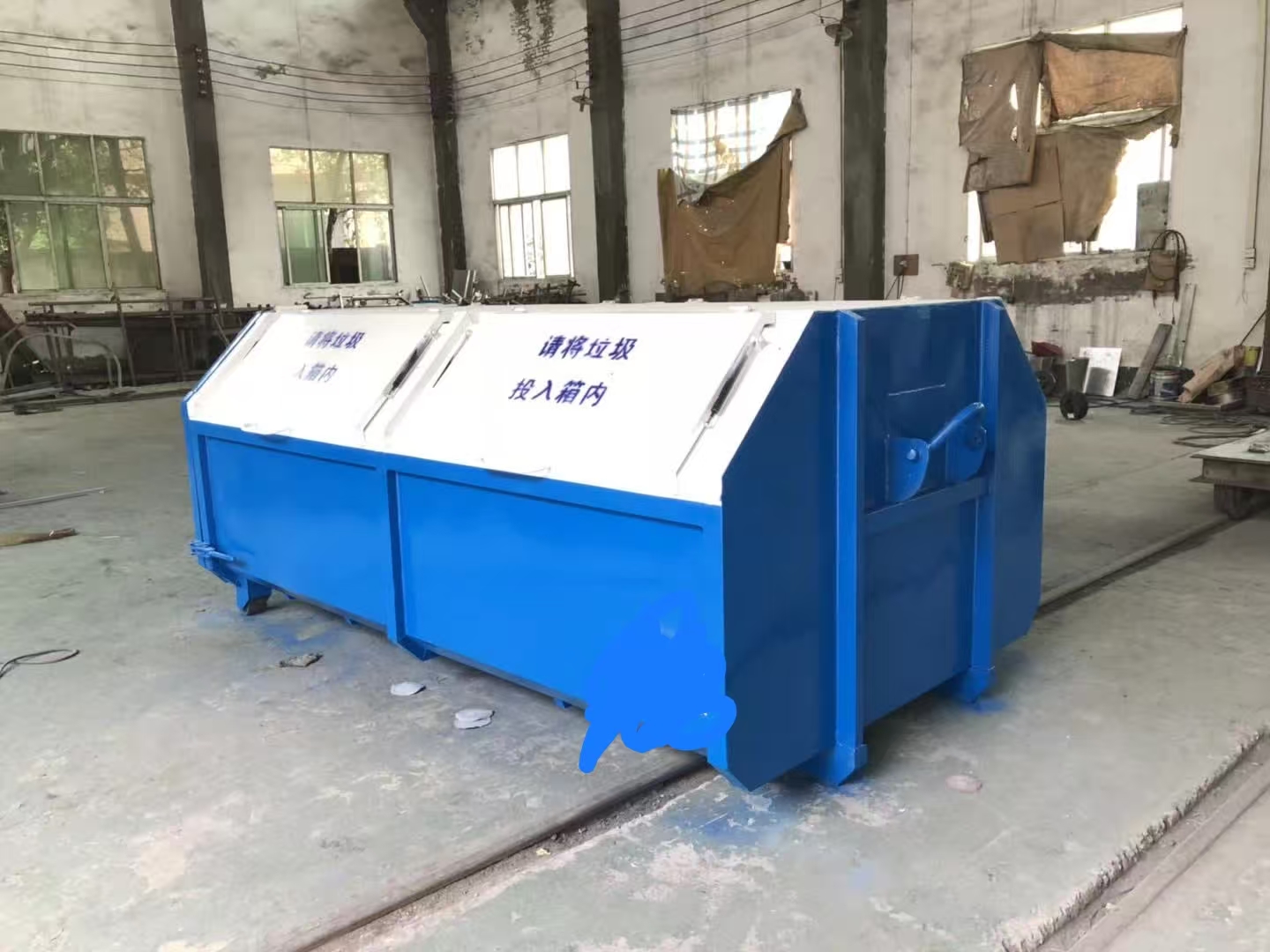 昆明刚铎工贸有限公司钢木垃圾桶产品展示