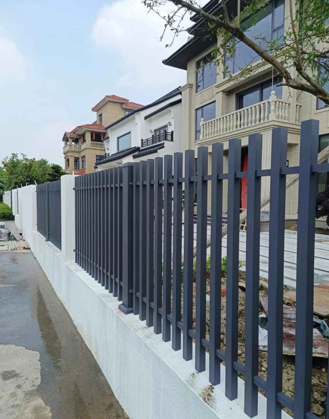 绽翅智能铝艺门精细工艺特写