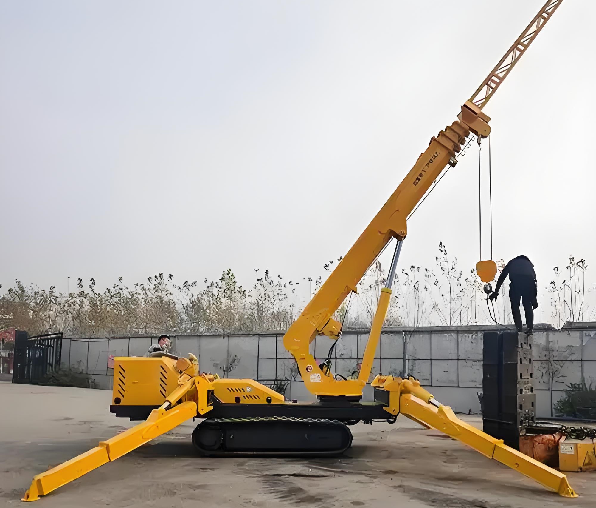 起重机工作现场