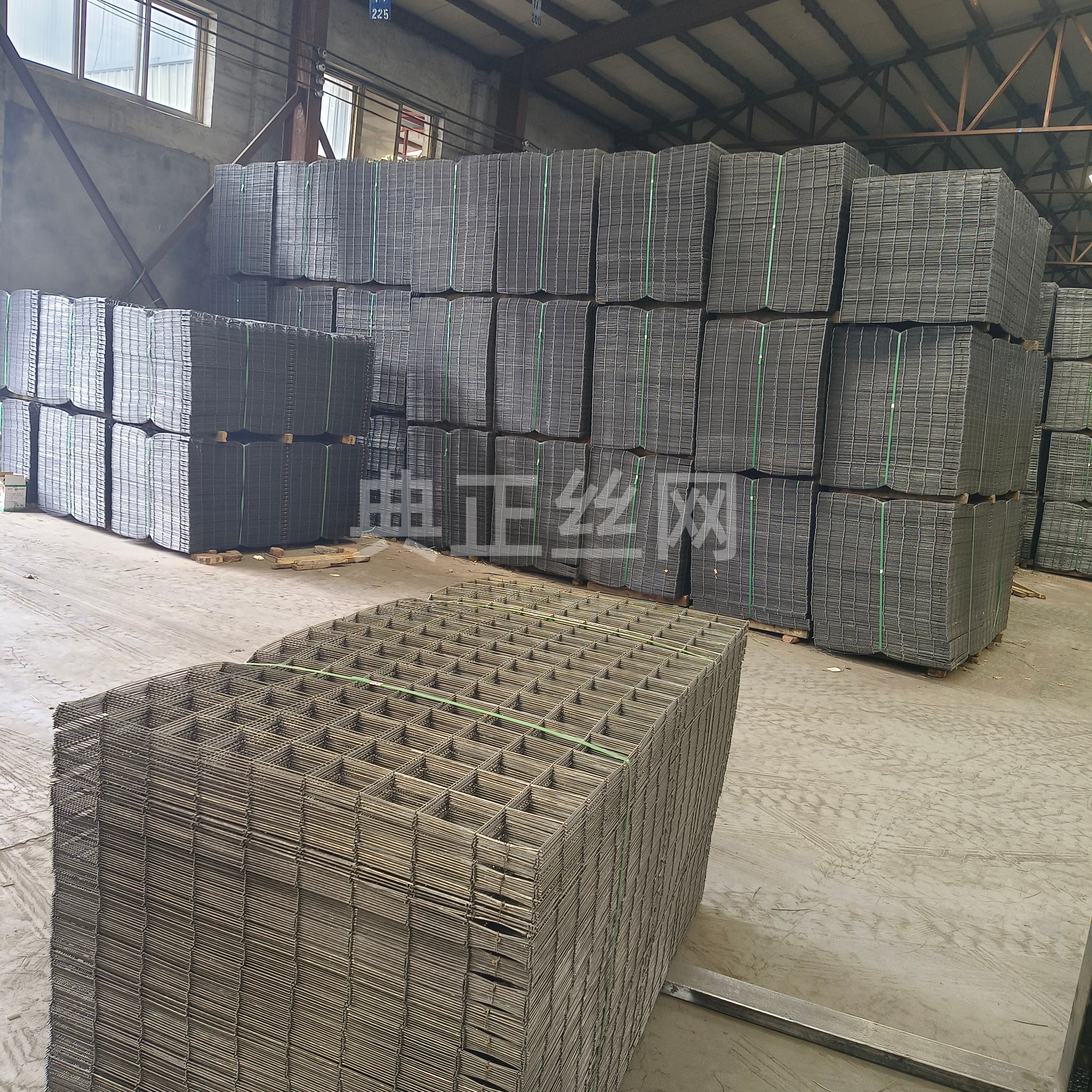 不同规格的电焊网片成品