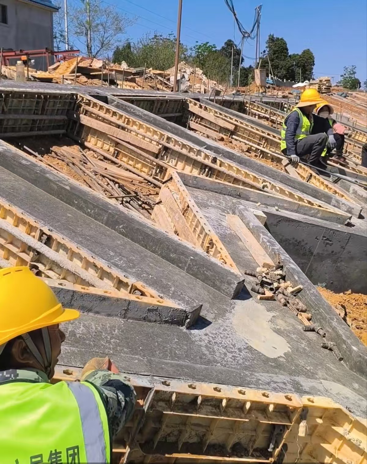 高标准防撞墙混凝土成型效果