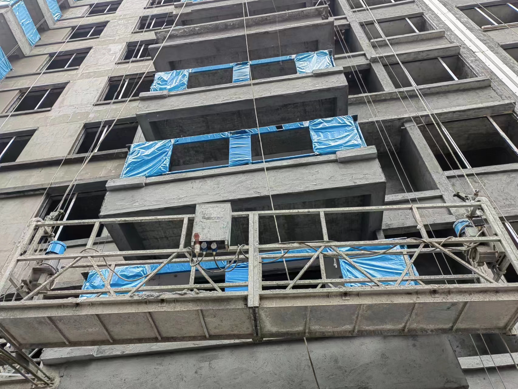 吊篮设备施工现场图