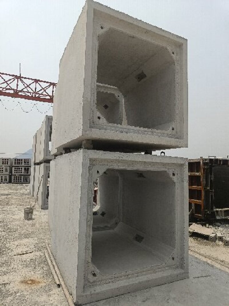 华政建材生产车间一角