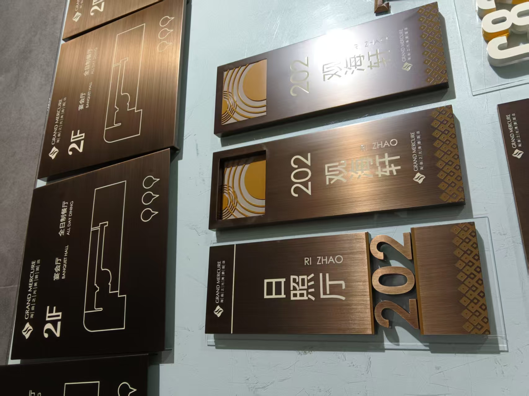 多样化的指示牌应用实景